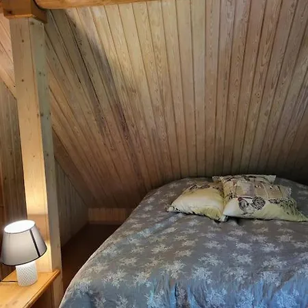 Hirsitalo Ja -sauna *