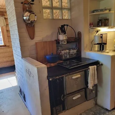 Hirsitalo Ja -sauna